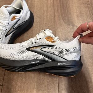 Brooks Men's White and Black Running Shoes with Gold Highlights